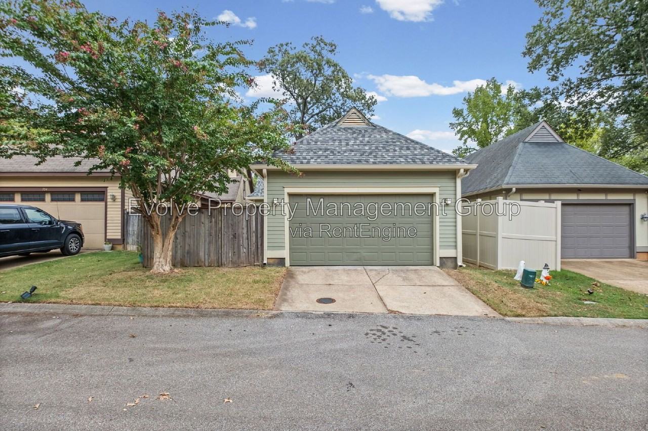 758 Echles St - Photo 3 of 29