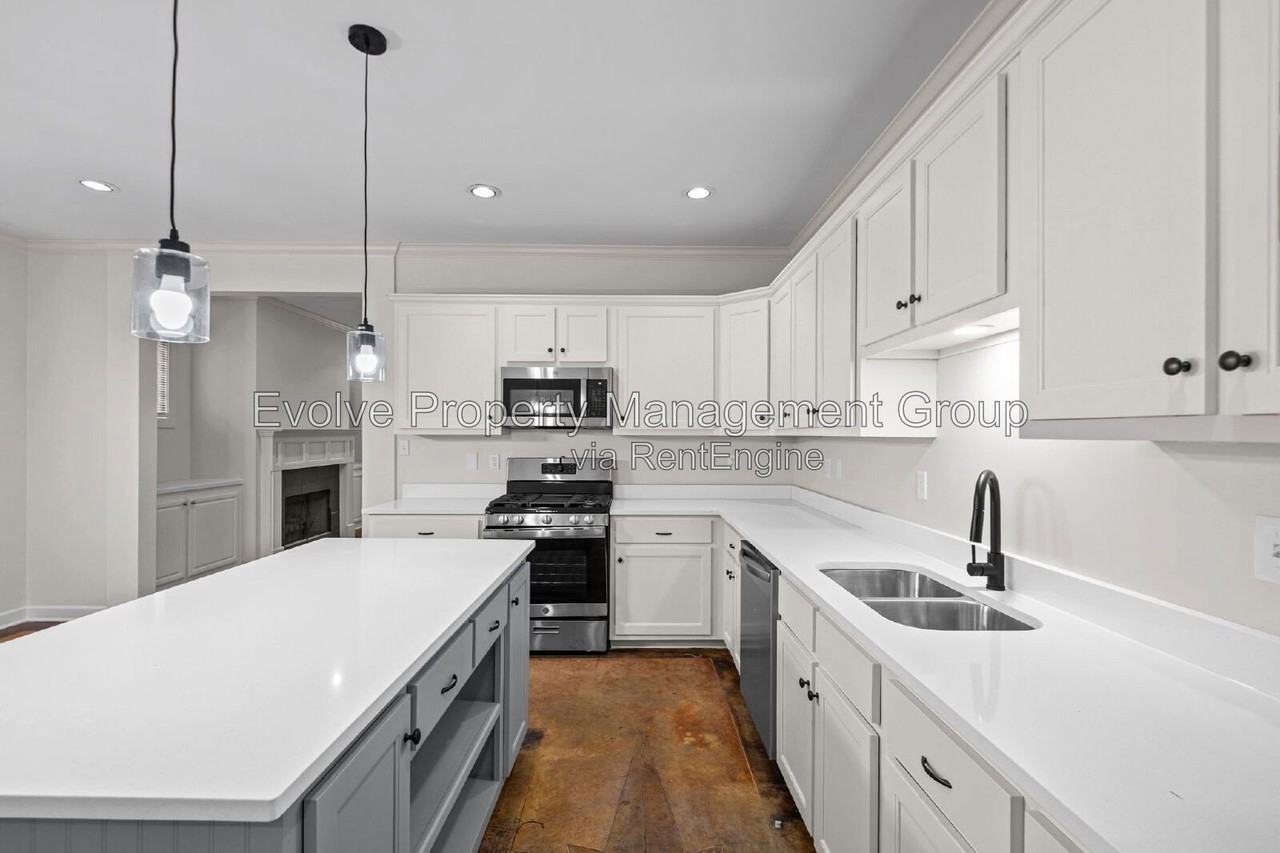 758 Echles St - Photo 7 of 29