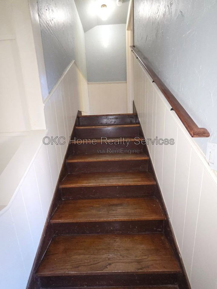 3124 Pioneer St - Photo 5 of 19