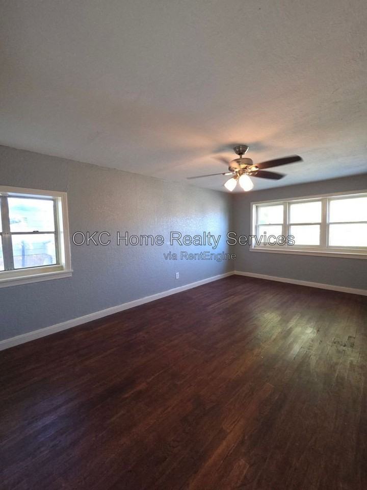 3124 Pioneer St - Photo 6 of 19