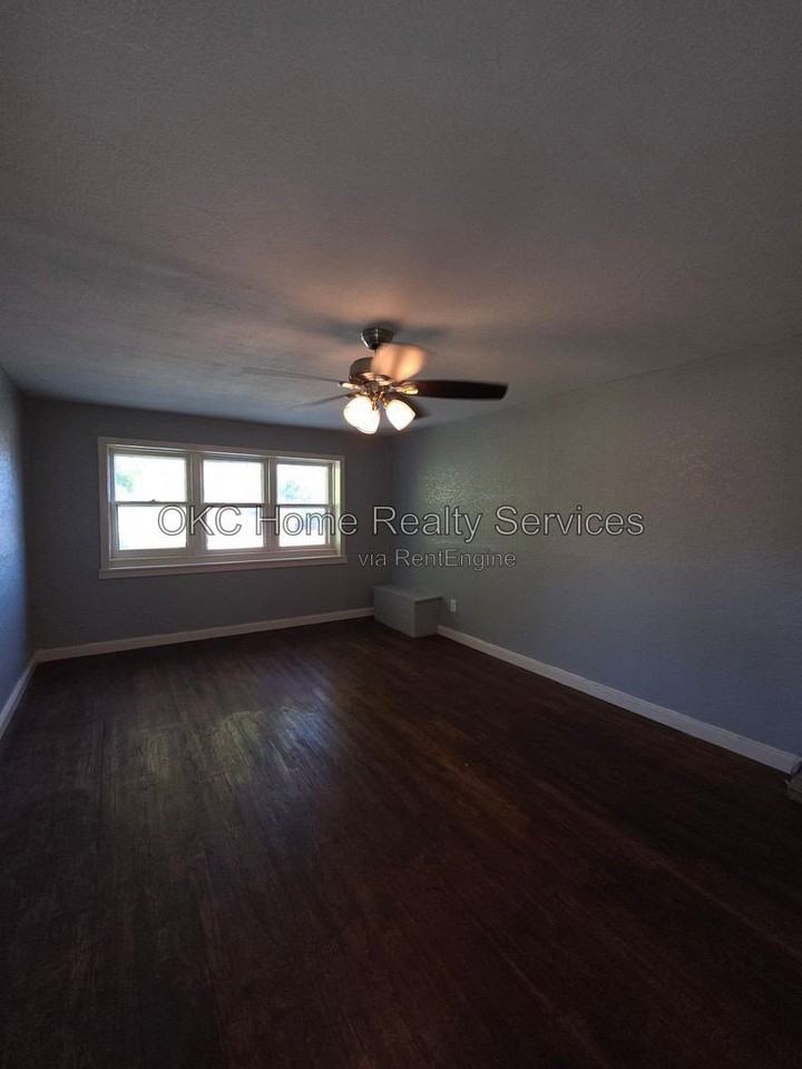 3124 Pioneer St - Photo 7 of 19
