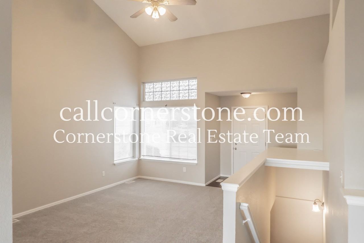 4917 Ardley Dr - Photo 3 of 24