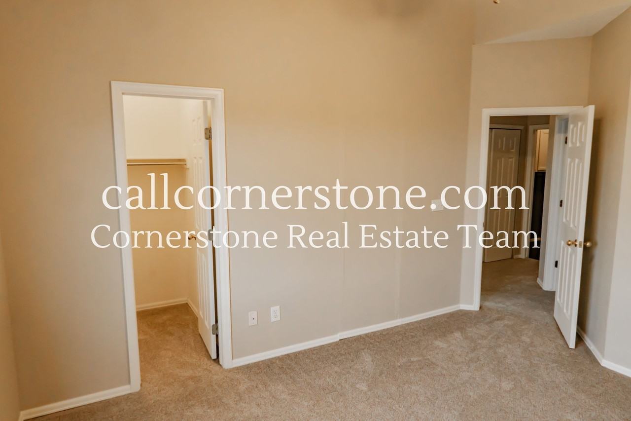 4917 Ardley Dr - Photo 7 of 24