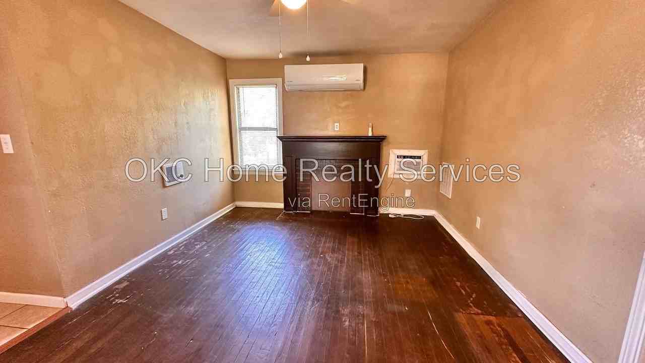 1913 E Madison St - Photo 3 of 15