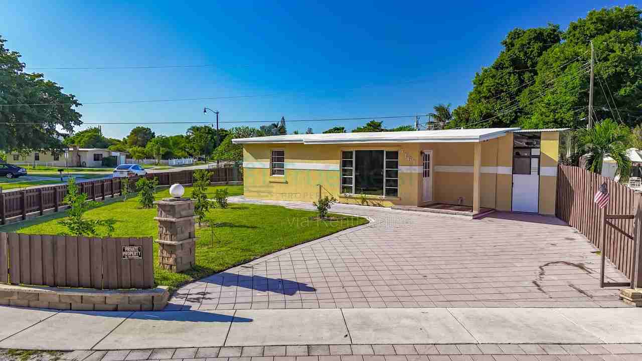 4161 Ne 15th Ter - Photo 4 of 50