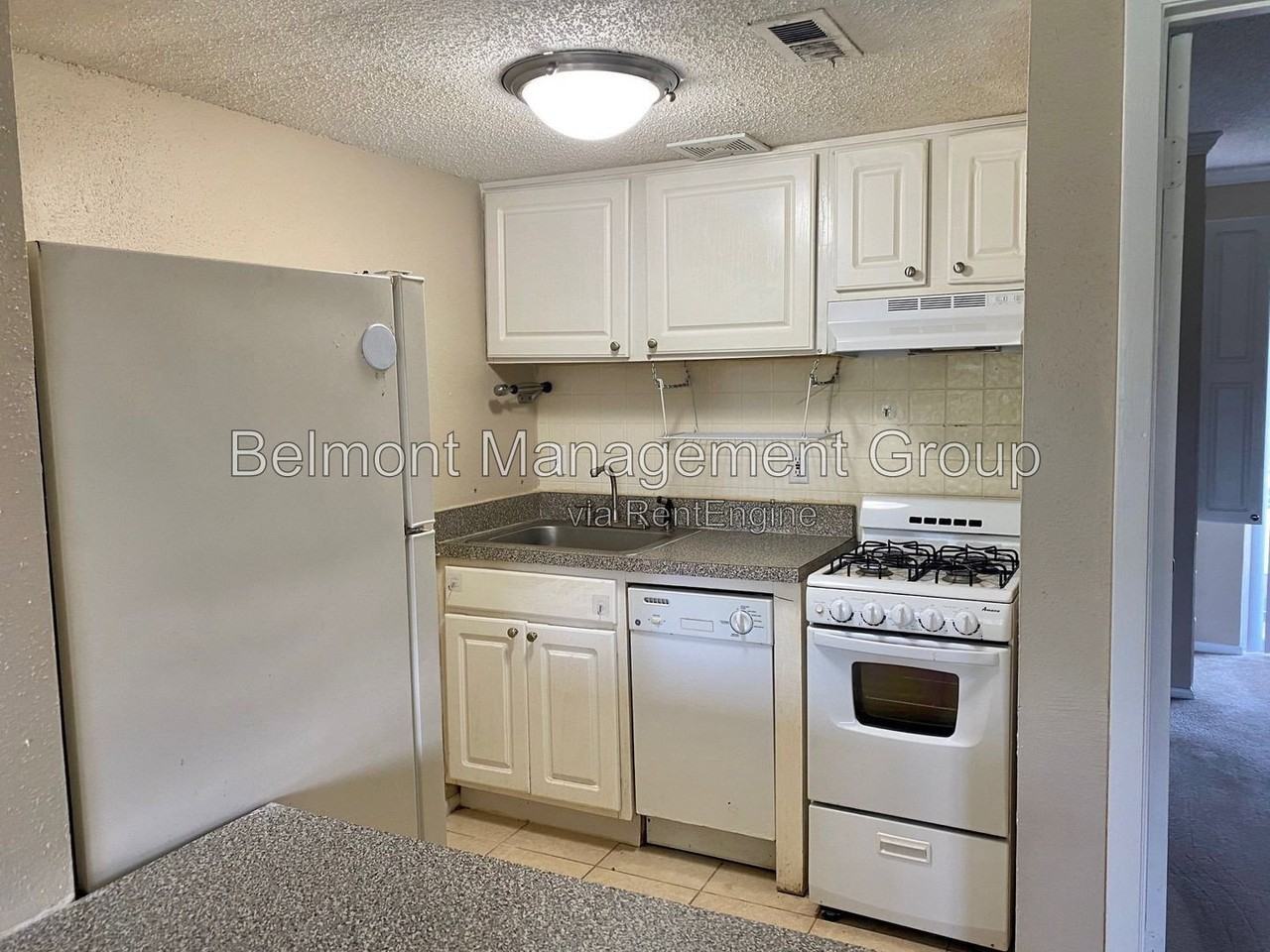 121 Oyster Bay Cir #370 - Photo 3 of 17