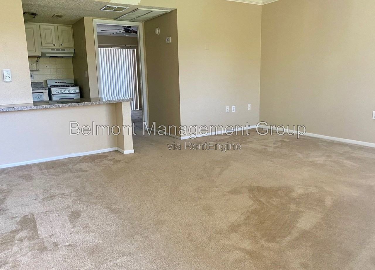 121 Oyster Bay Cir #370 - Photo 4 of 17