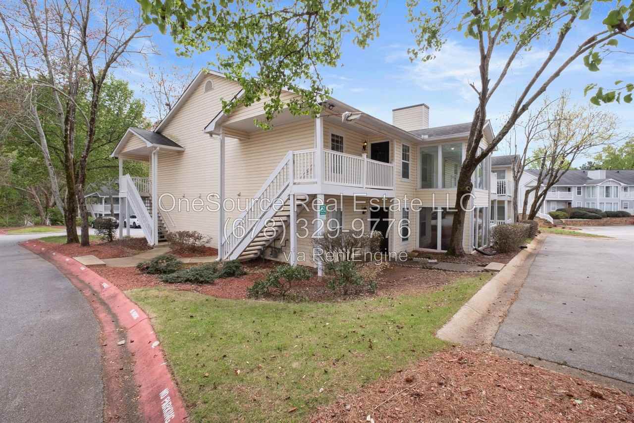 404 Augusta Dr - Photo 2 of 24