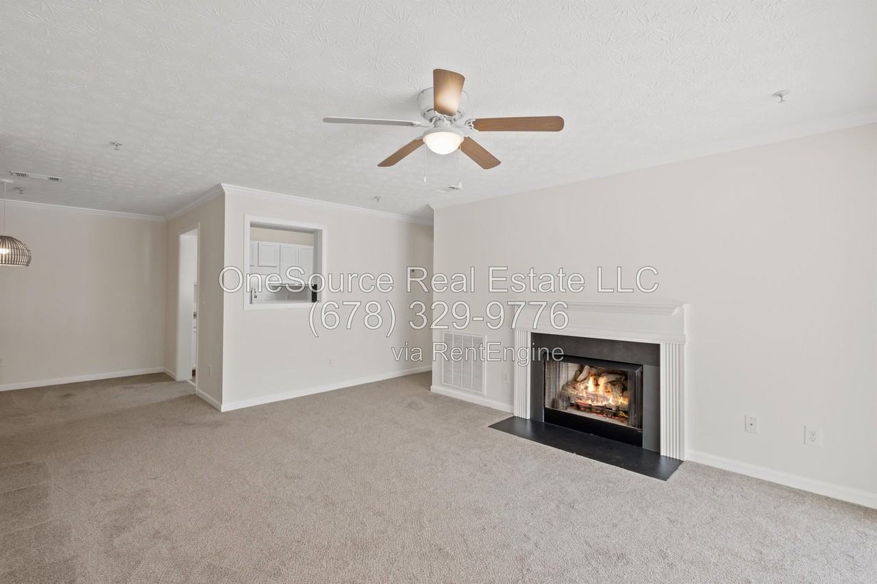 404 Augusta Dr - Photo 5 of 24