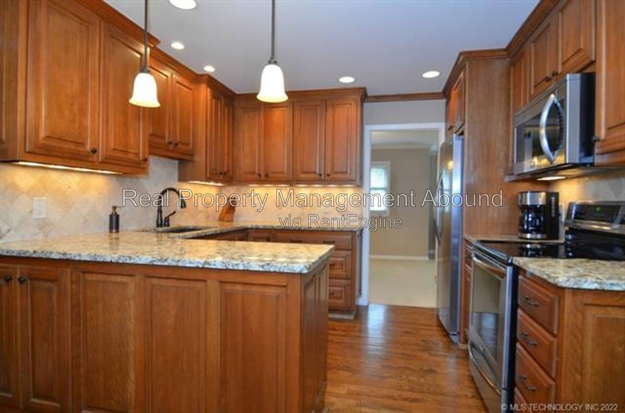 6766 E 66th Pl - Photo 3 of 12