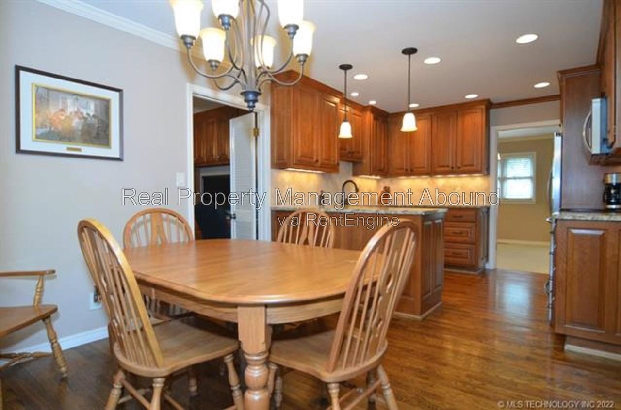 6766 E 66th Pl - Photo 5 of 12