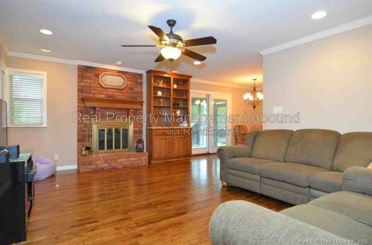 6766 E 66th Pl - Photo 6 of 12