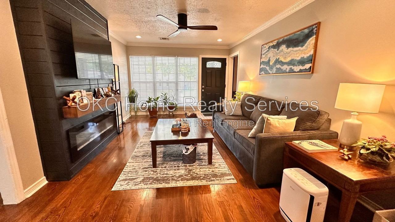 3811 Nw 31st St - Photo 3 of 25