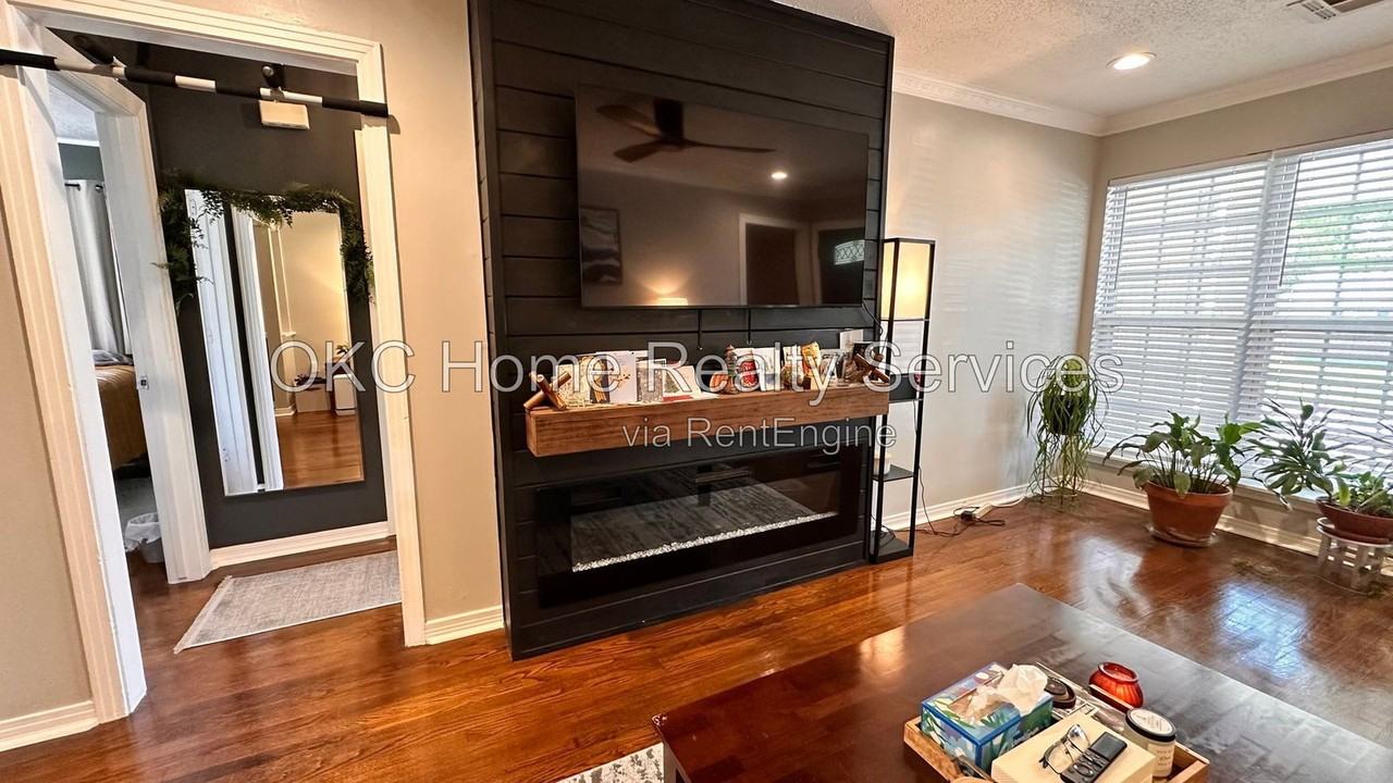 3811 Nw 31st St - Photo 4 of 25