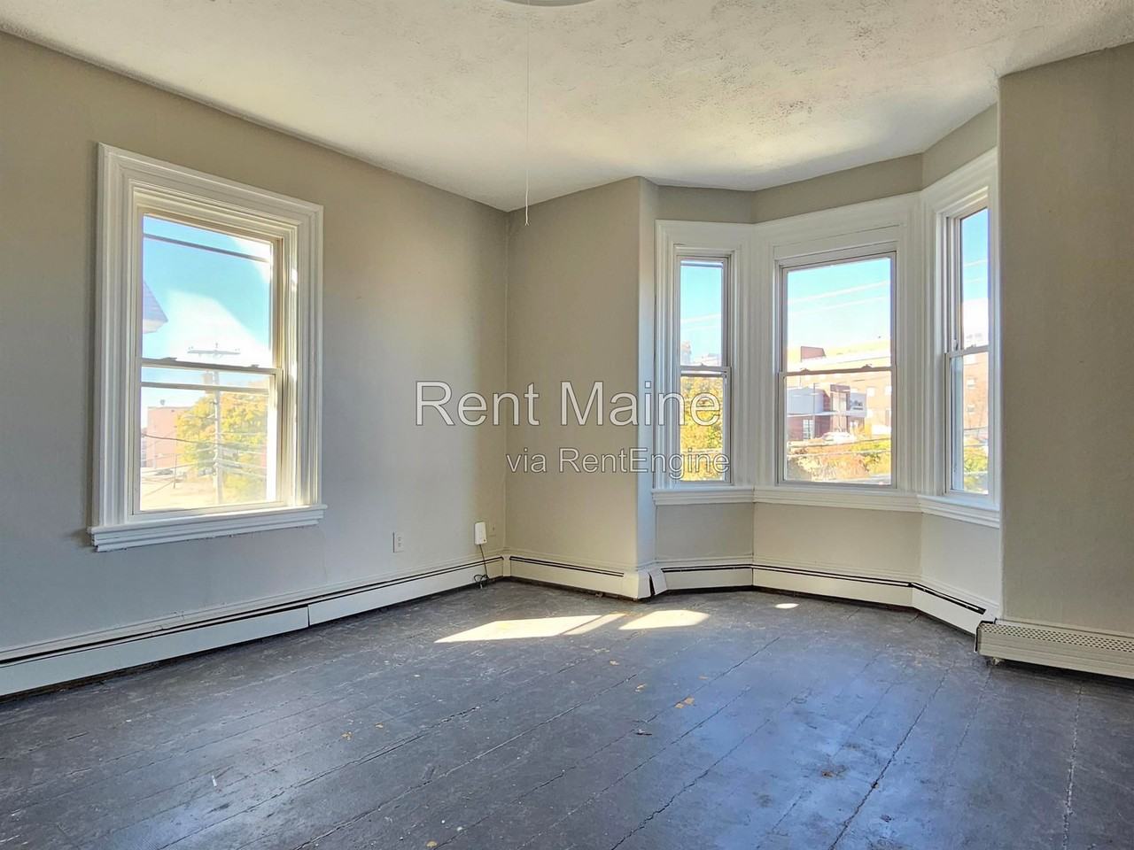139 Oak St #2F - Photo 5 of 8