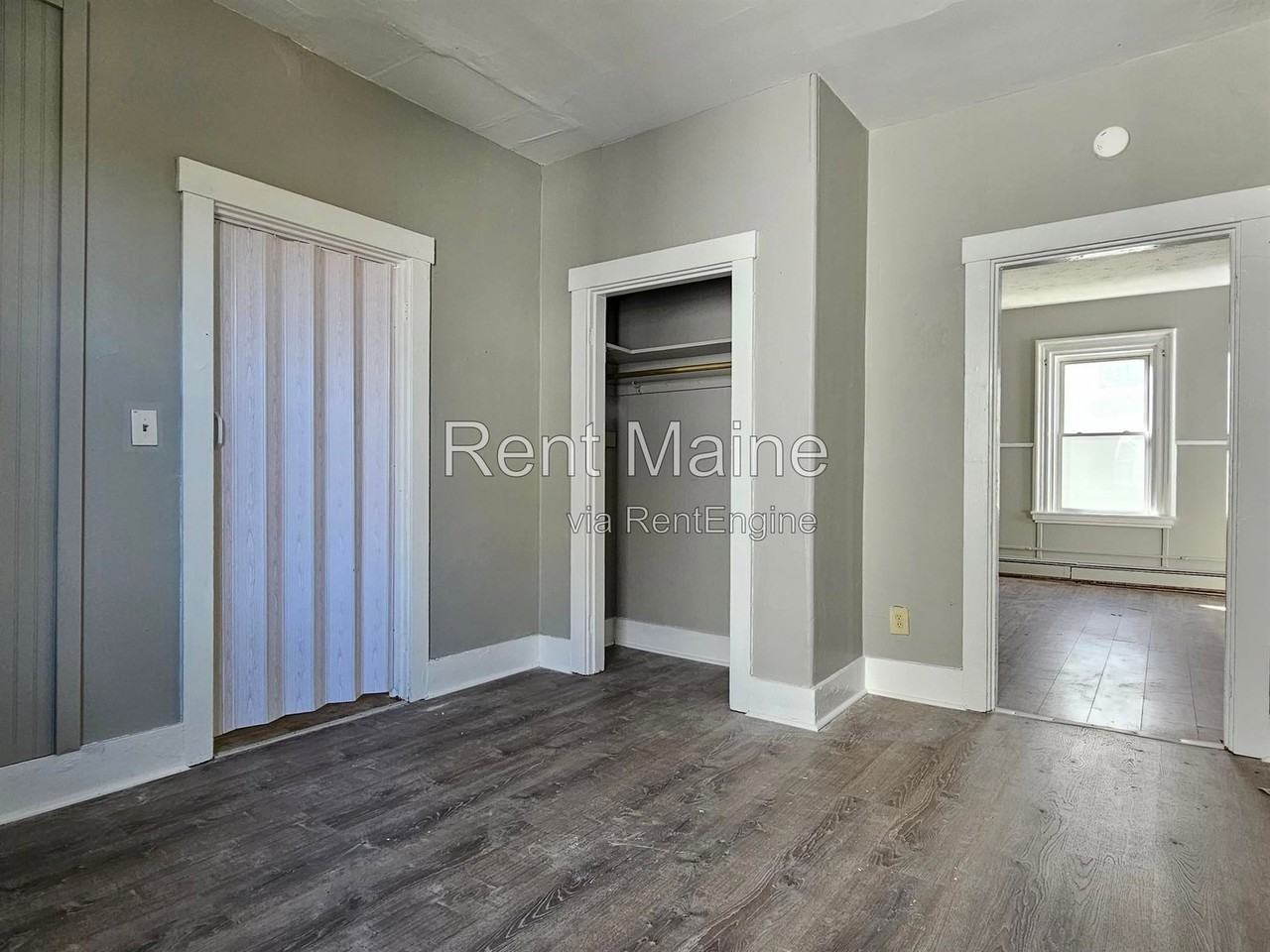 139 Oak St #2F - Photo 7 of 8