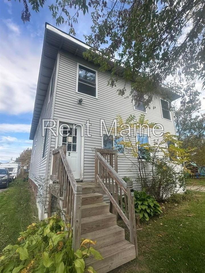 6 Woodman Ave #2