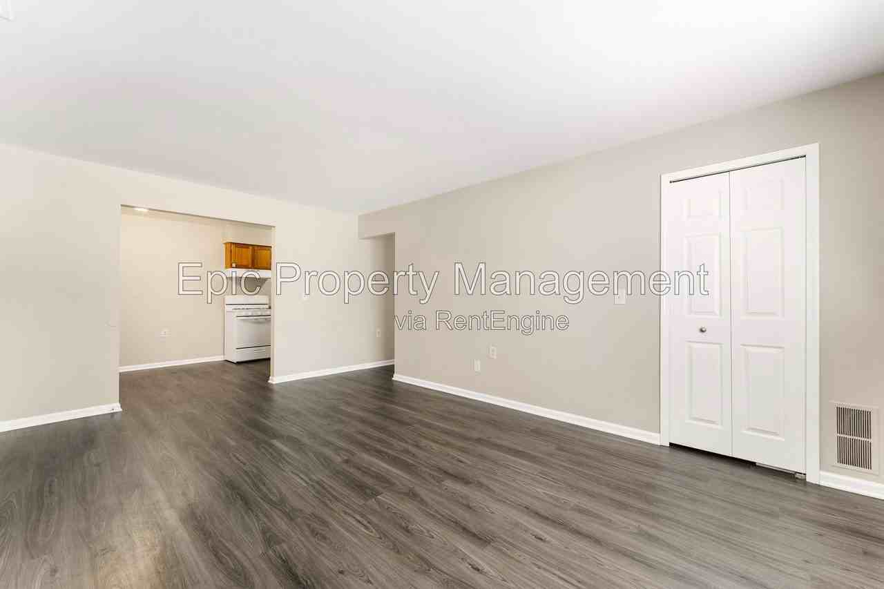 2700 6th St #202A - Photo 7 of 11
