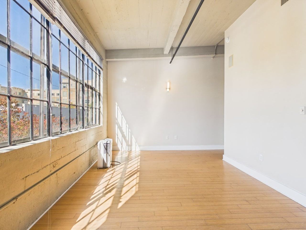 815 Perry St #308 - Photo 3 of 16