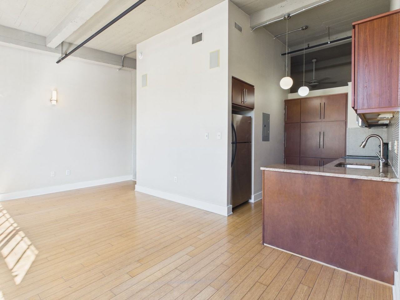 815 Perry St #308 - Photo 5 of 16