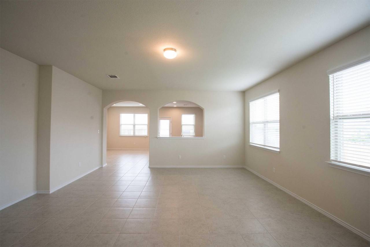 728 Coltrane Dr - Photo 2 of 29
