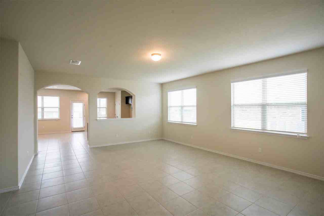 728 Coltrane Dr - Photo 3 of 29