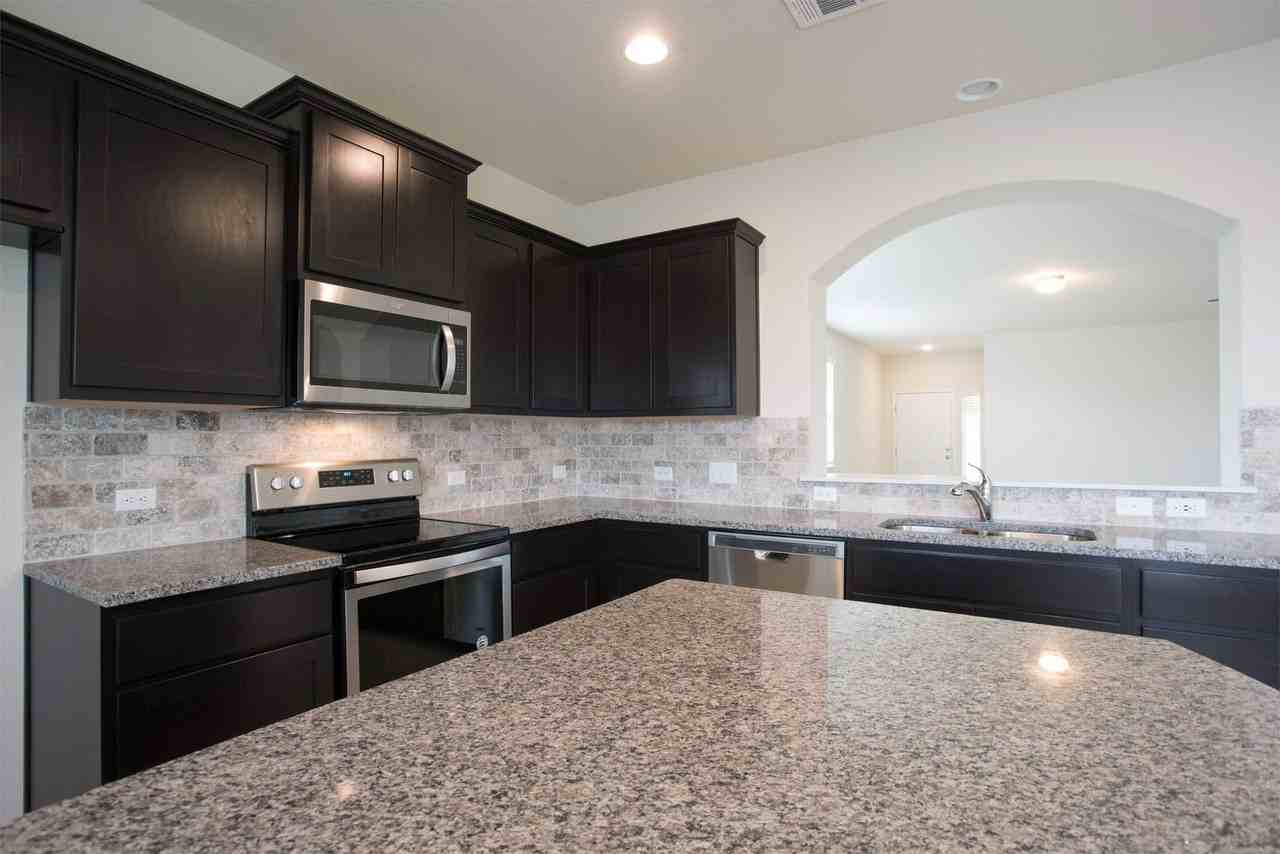 728 Coltrane Dr - Photo 6 of 29