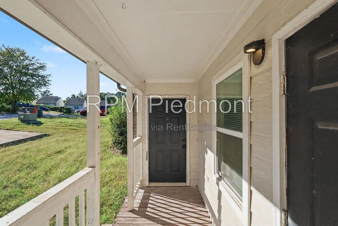 1159 Summer Brook Rd - Photo 5 of 31