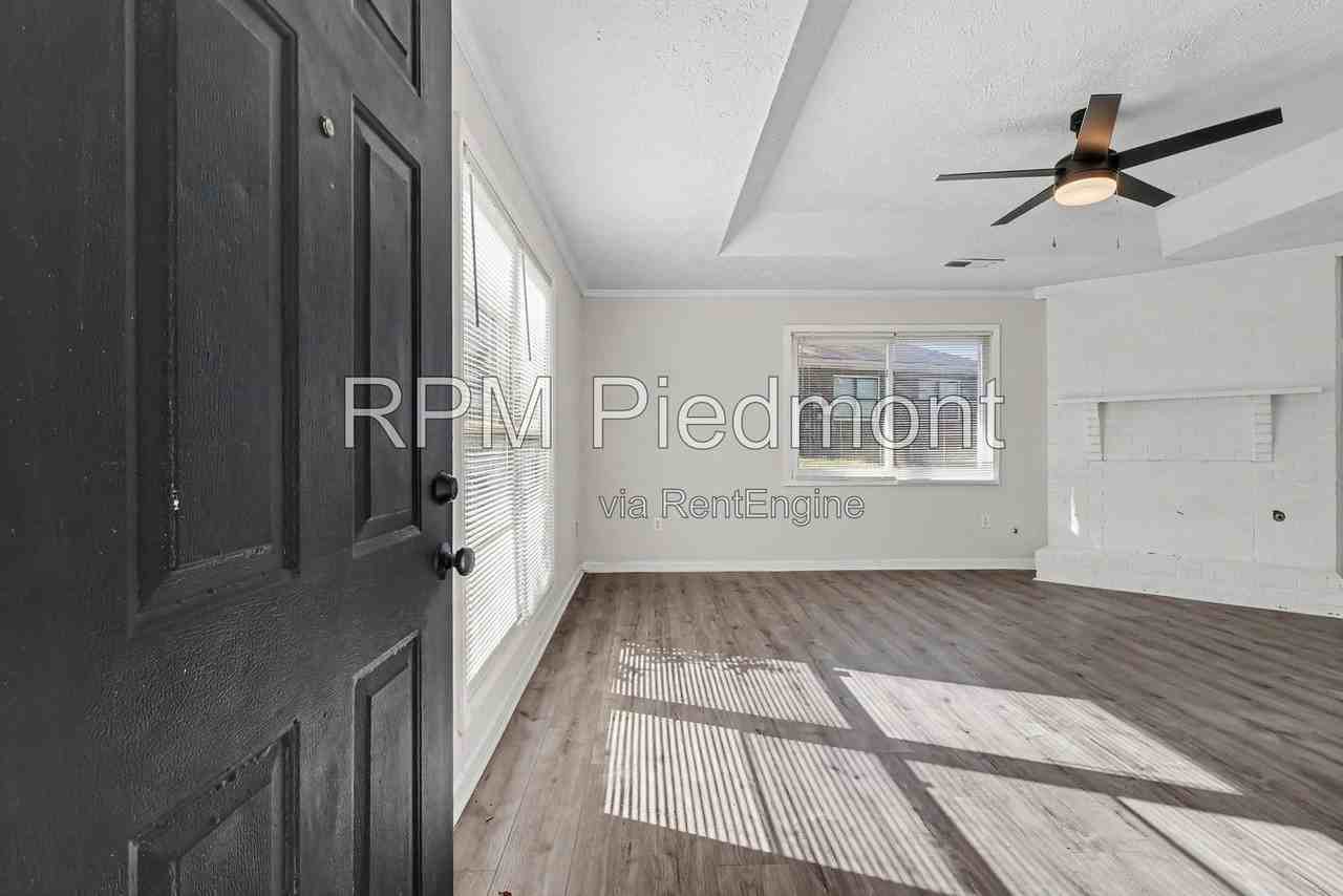 1159 Summer Brook Rd - Photo 6 of 31