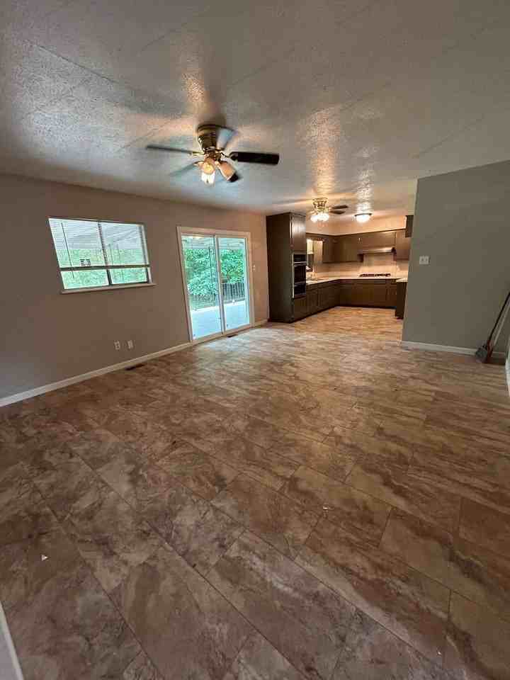 5409 S Y St - Photo 4 of 19