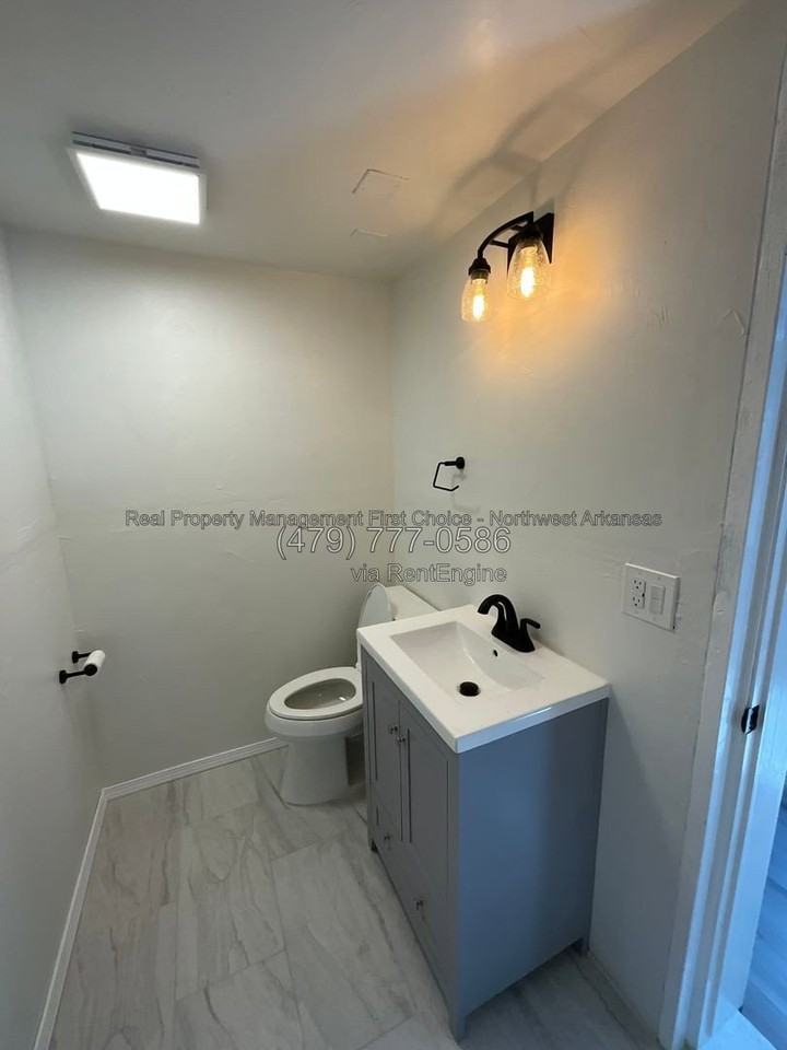 3 London Dr - Photo 4 of 19