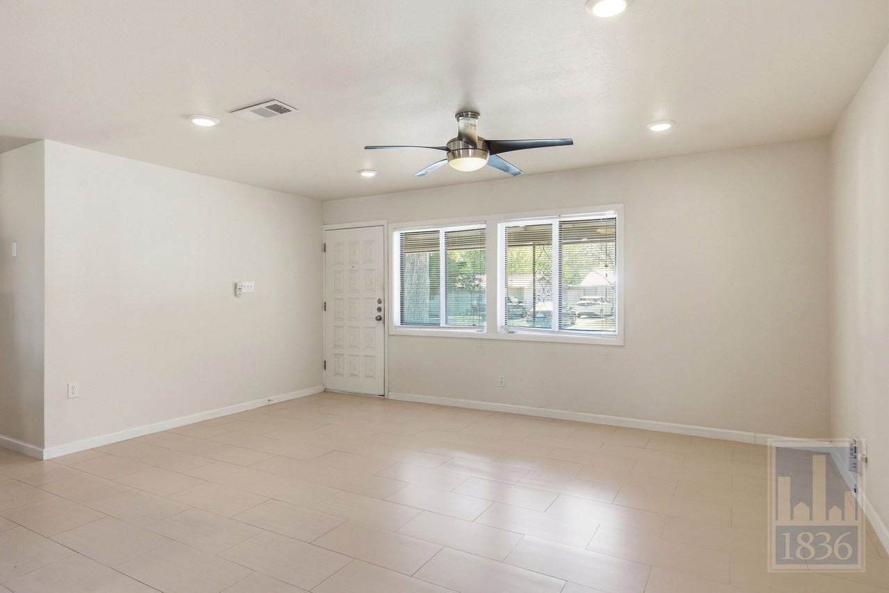 1510 Suffolk Dr - Photo 3 of 25