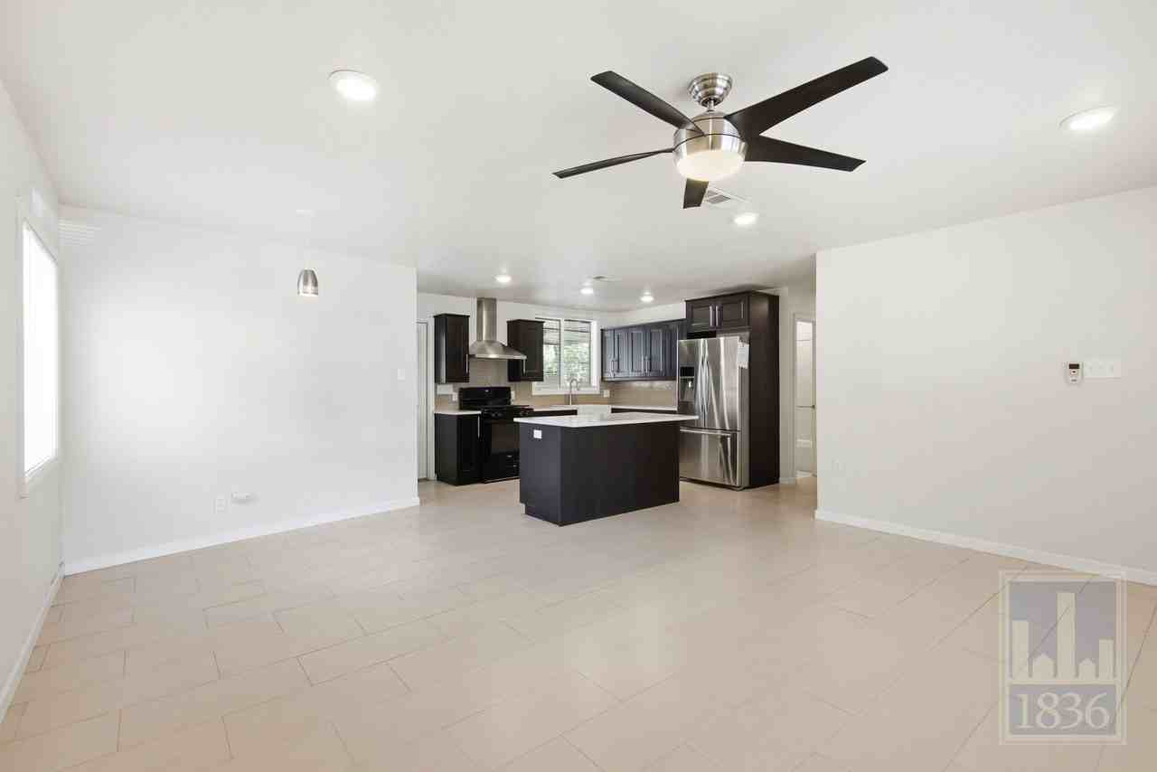 1510 Suffolk Dr - Photo 4 of 25