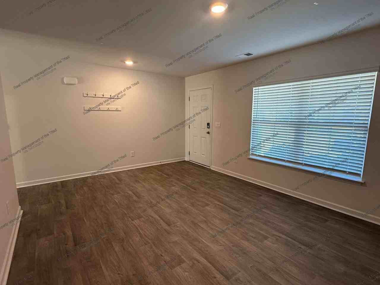 4712 Black Forest Dr - Photo 2 of 22
