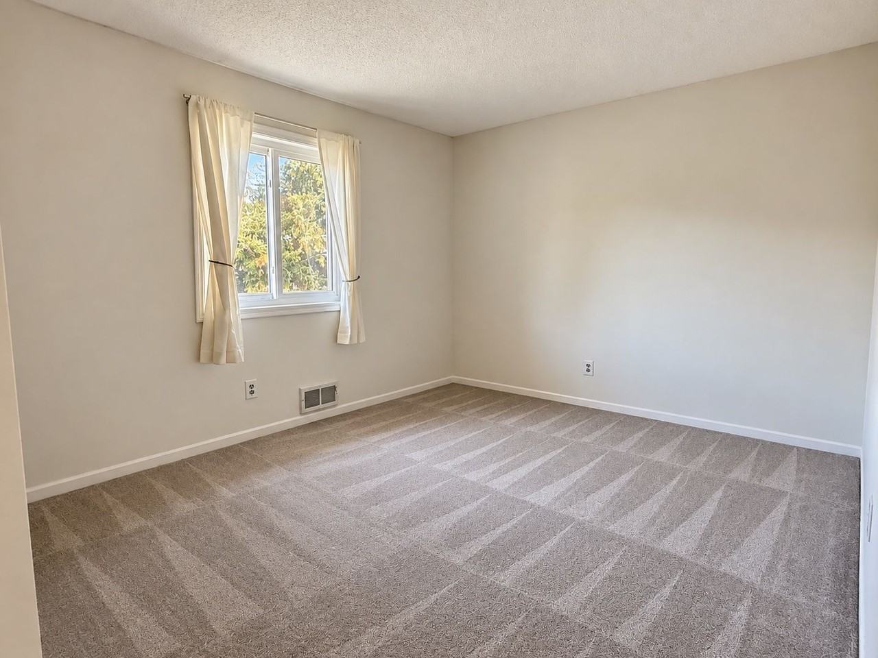 9355 Ranchview Ln N - Photo 7 of 13
