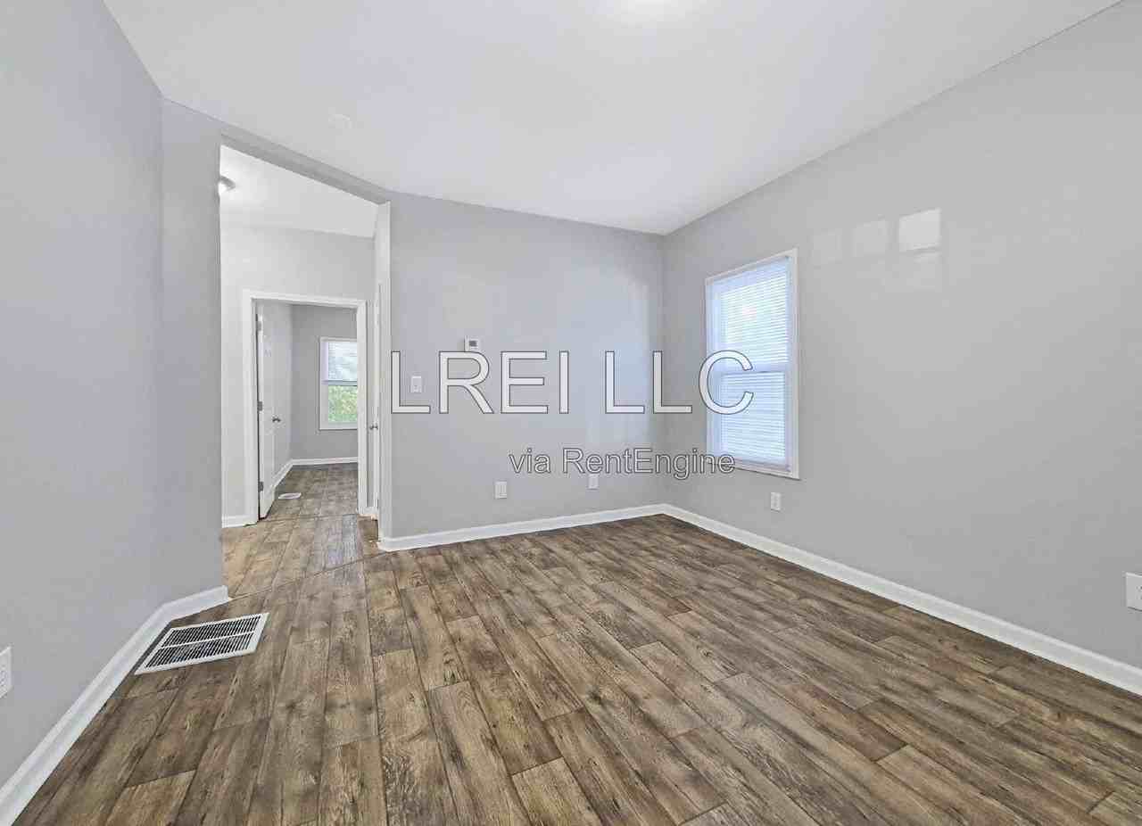 664 S 37th St - Photo 2 of 15