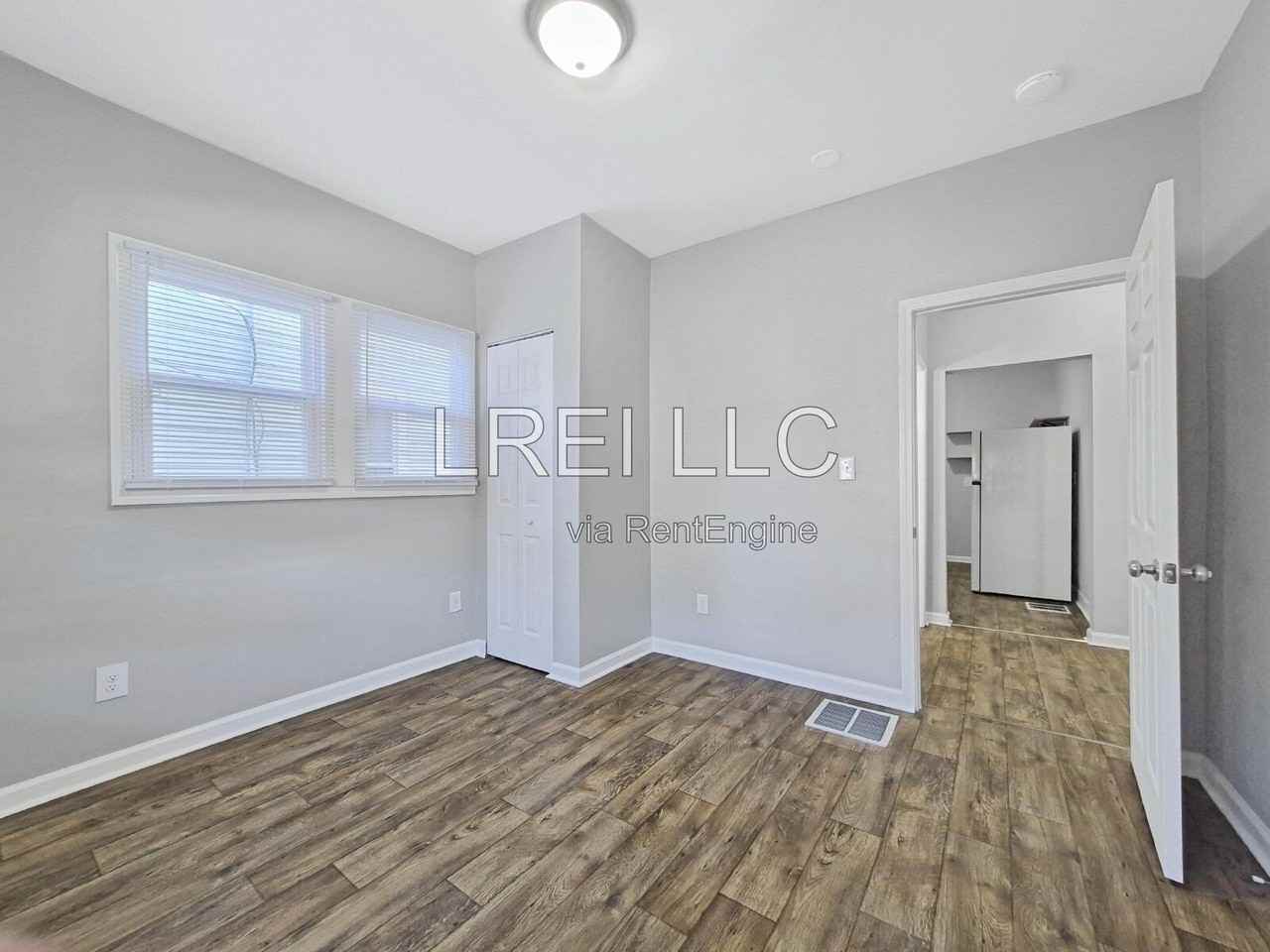 664 S 37th St - Photo 7 of 15