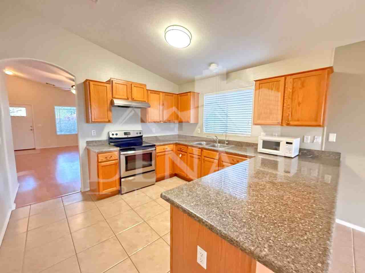 10903 E Diamond Ave - Photo 5 of 19