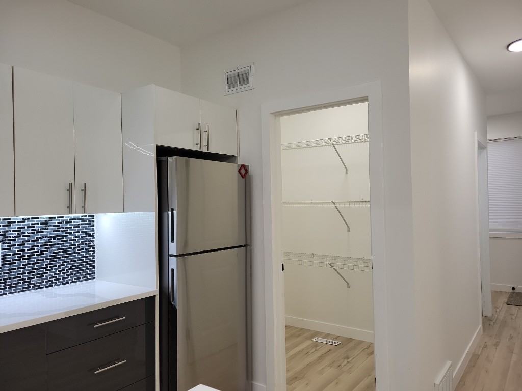 86 Fifth Ave - Photo 3 of 24