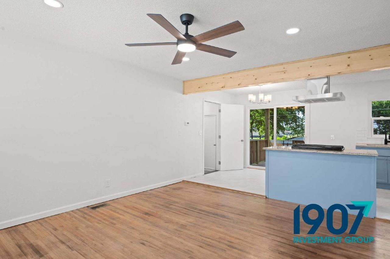 4237 E Young Pl - Photo 5 of 31