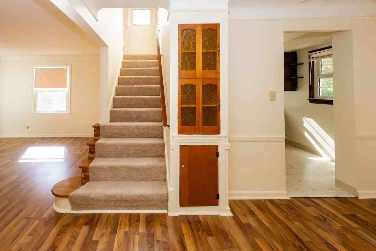 276 E 242nd St - Photo 5 of 18