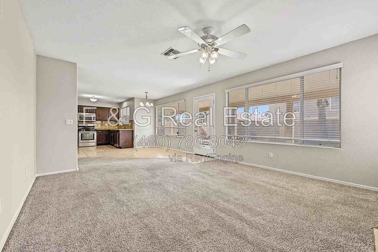 115 W Sagebrush St - Photo 3 of 31
