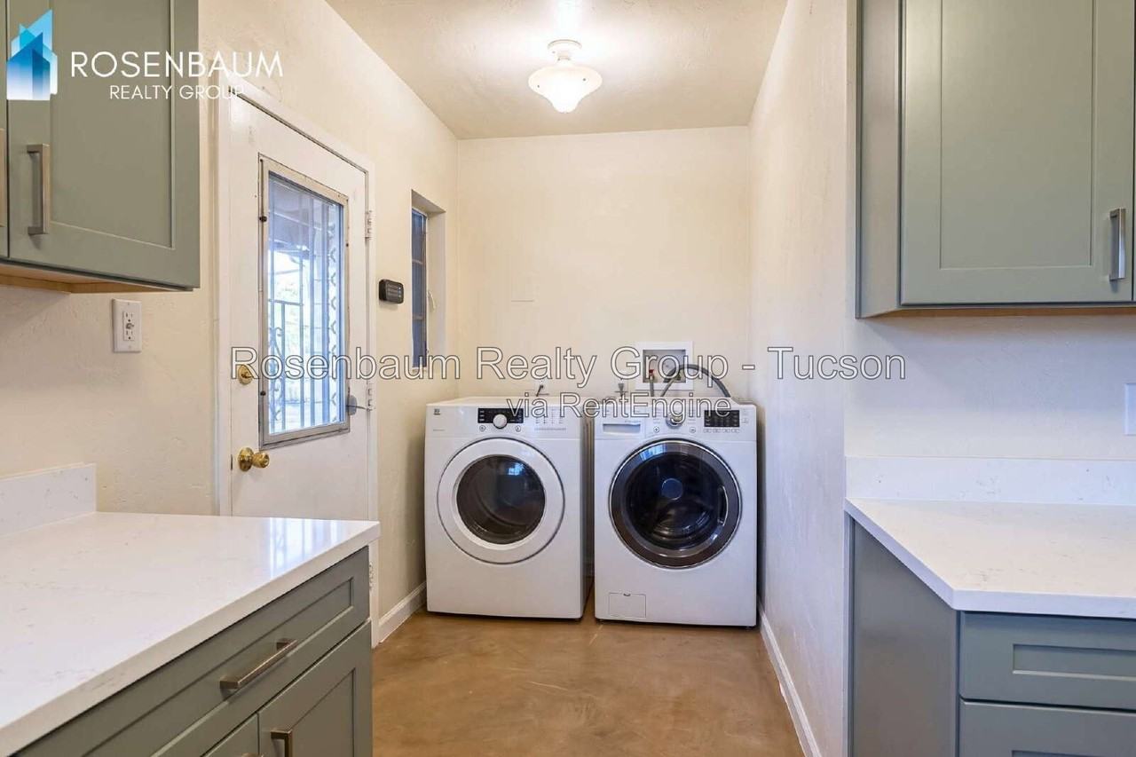5018 E 18th St - Photo 4 of 17