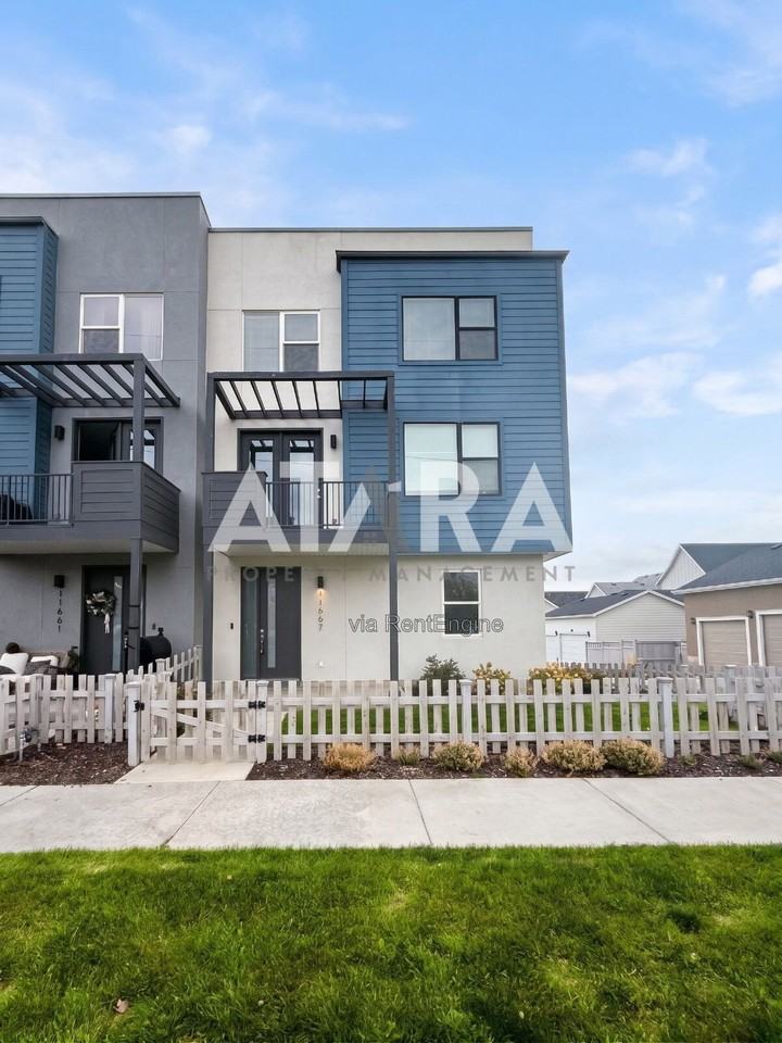 11667 S Skyward Rd - Photo 4 of 50