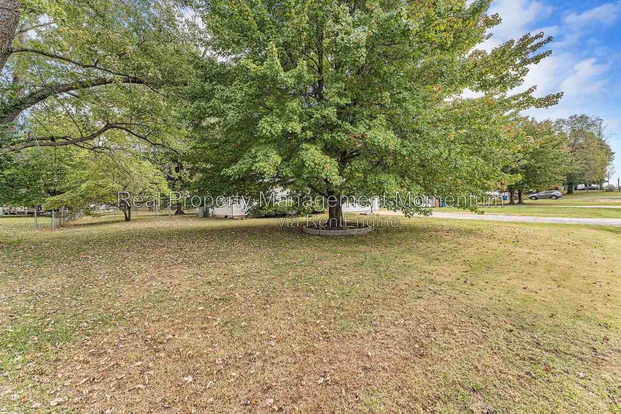 320 N Old Orchard Dr - Photo 3 of 30