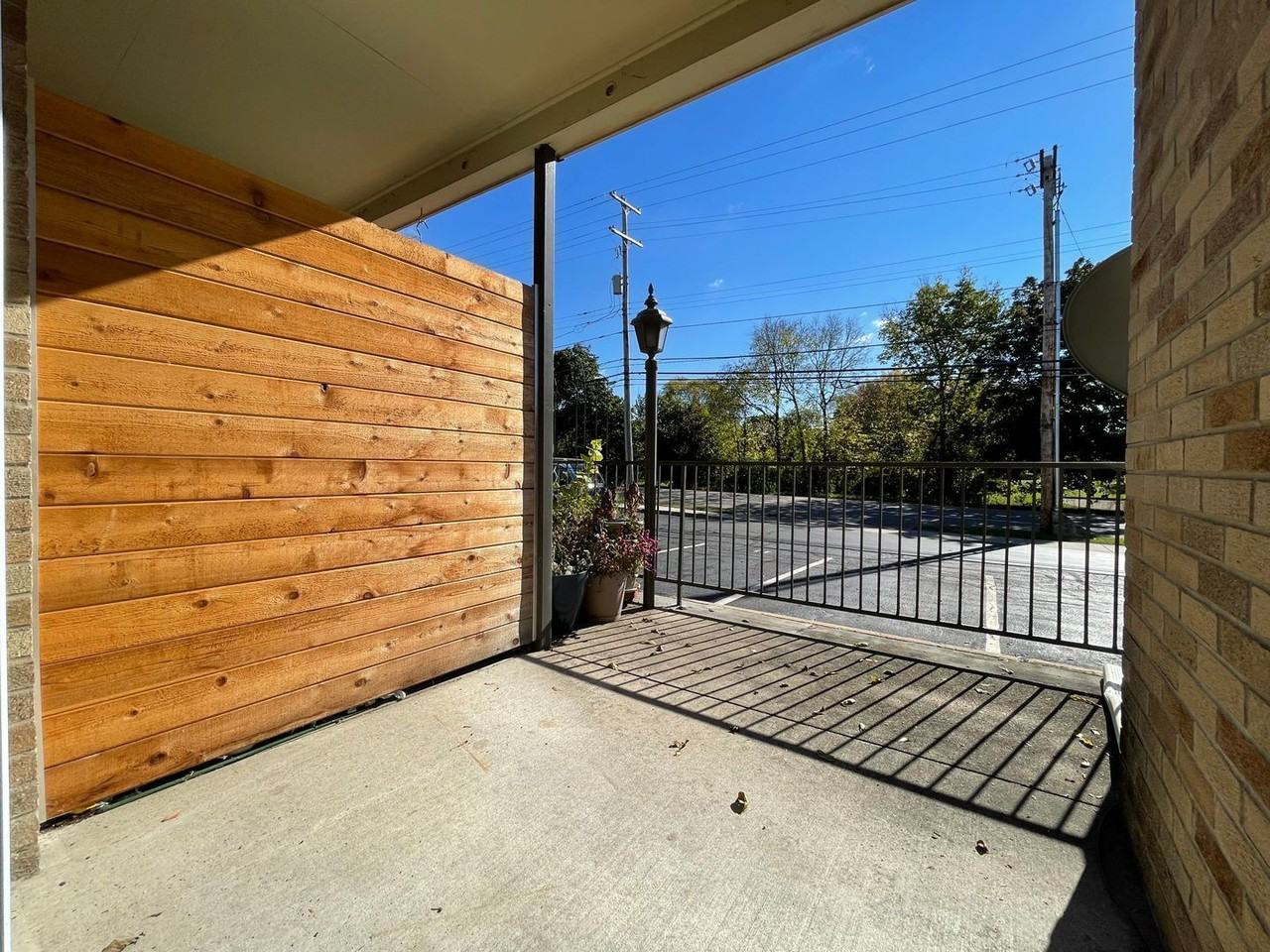 511 Knapp St Ne #7 - Photo 4 of 15