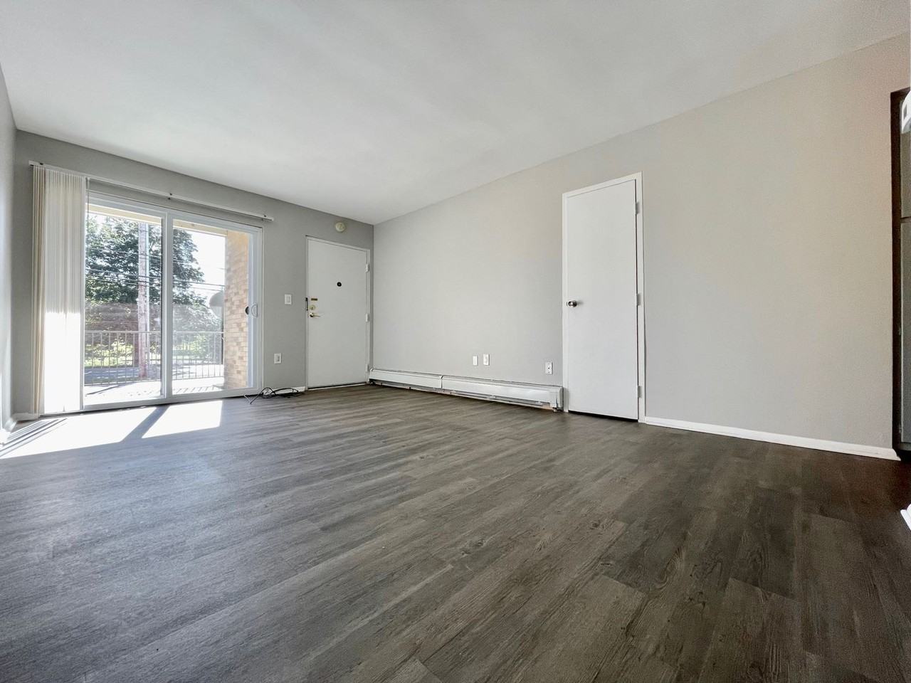 511 Knapp St Ne #7 - Photo 5 of 15