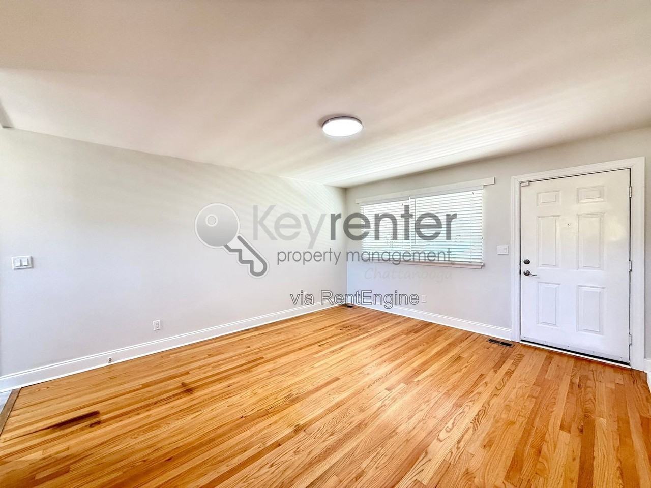 745 Munro Rd - Photo 2 of 18