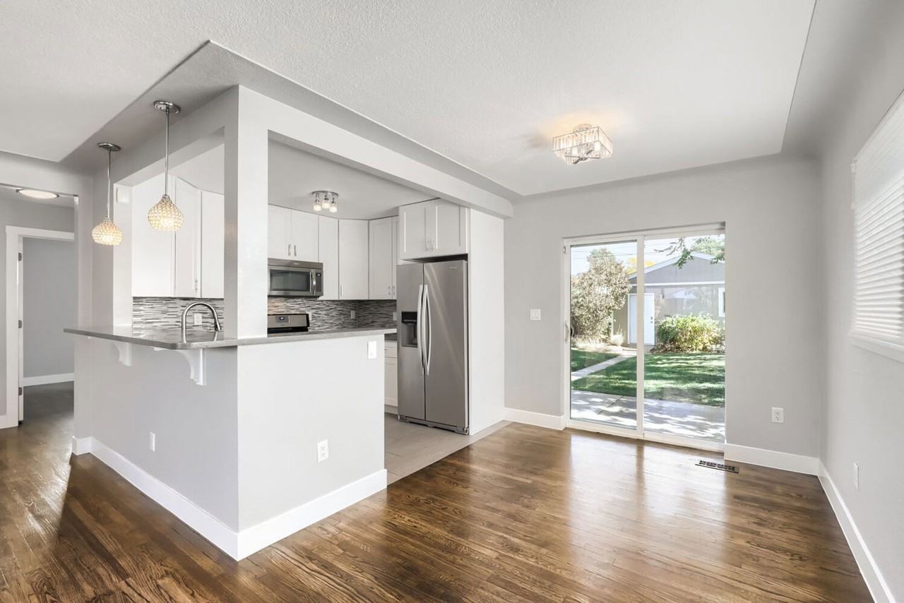 3272 Locust St - Photo 5 of 12