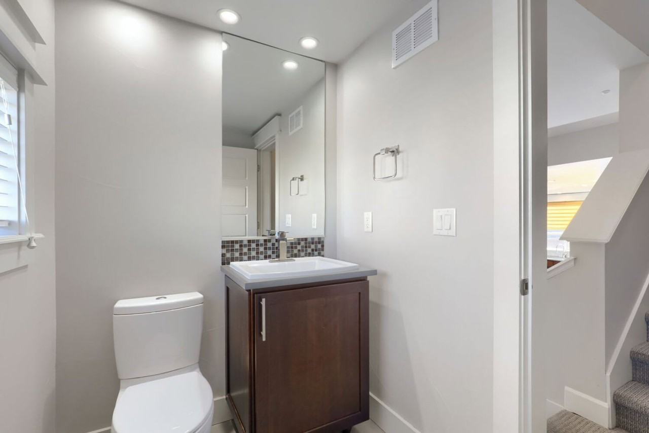 8316 E 35th Ave - Photo 6 of 12